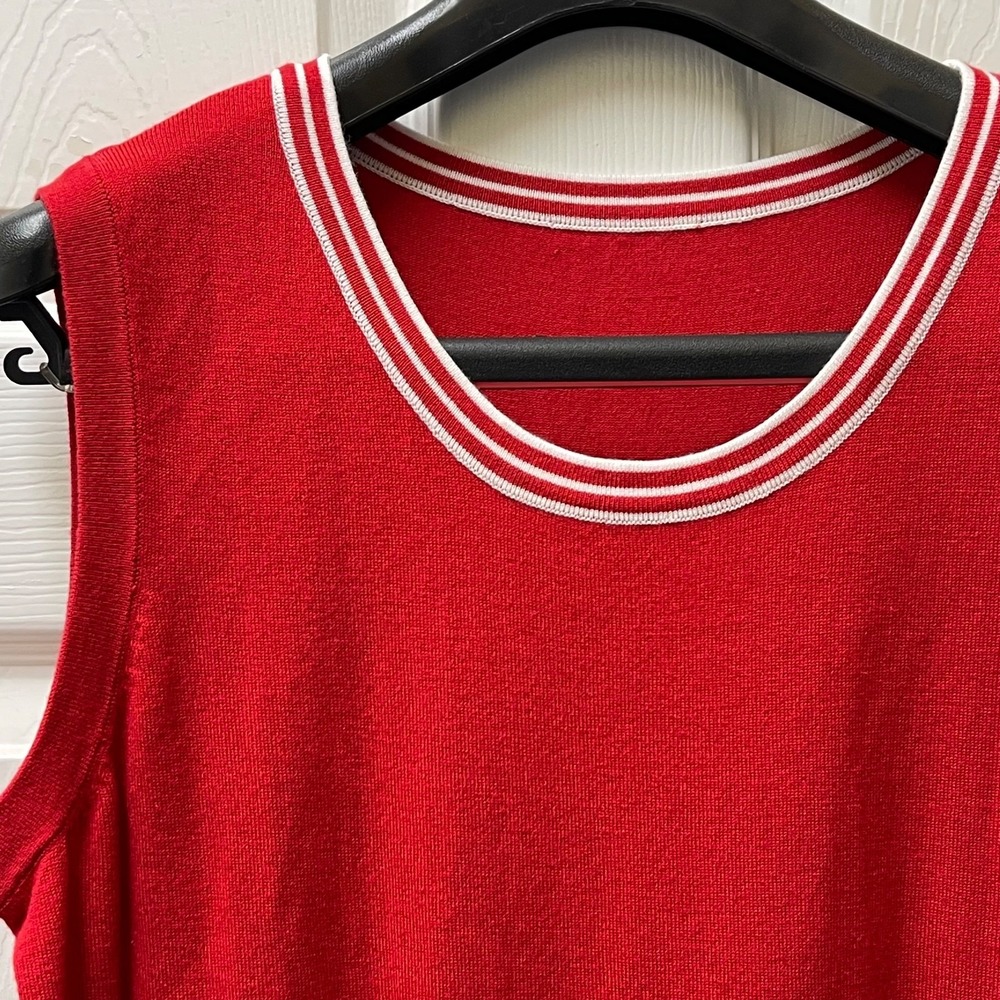 Vintage Women's Red Striped Hem Sleeveless Scoop Neck Sweater‎ Shell (Large)